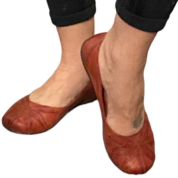 Born red leather ballet flat. Sz 6.5 - Picture 8 of 16
